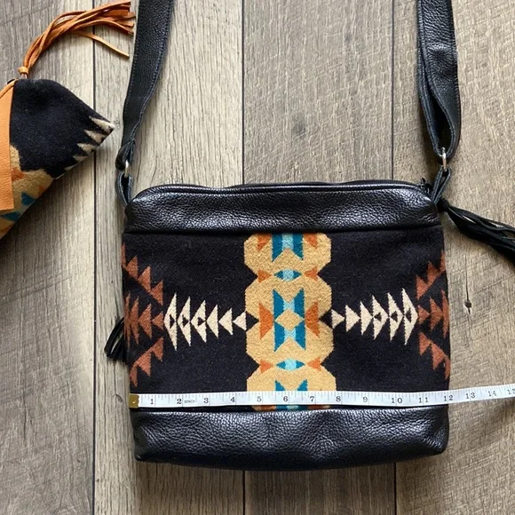 Pendleton Rancho Arroyo Print Southwest Crossbody Bag & Pouch - Picture 12 of 16